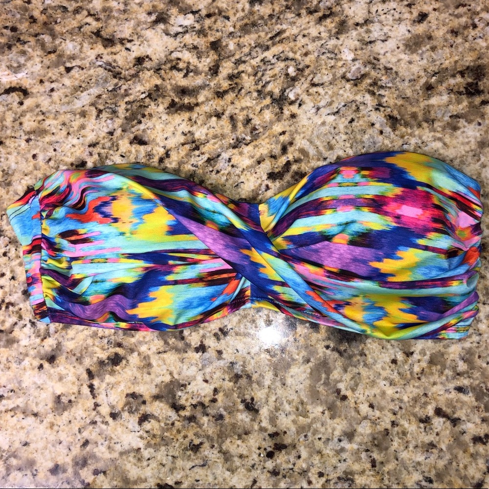 3/$30 Kenneth Cole Reaction swimsuit top